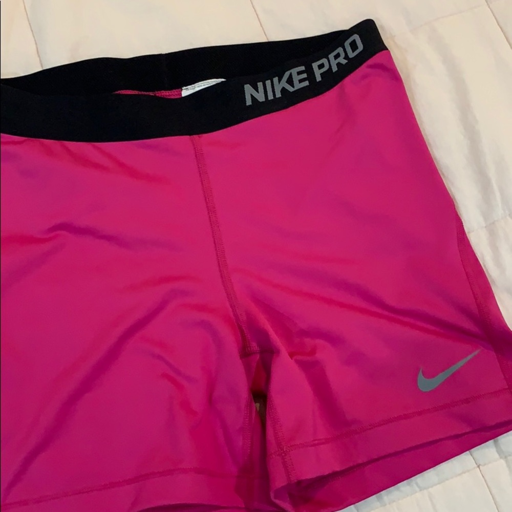 NIKE PRO SHORTS
